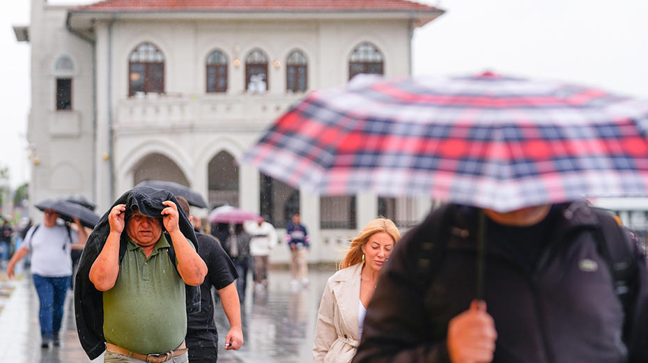İstanbul ve Çevresine Yoğun Yağış ve Fırtına Uyarısı Yapıldı