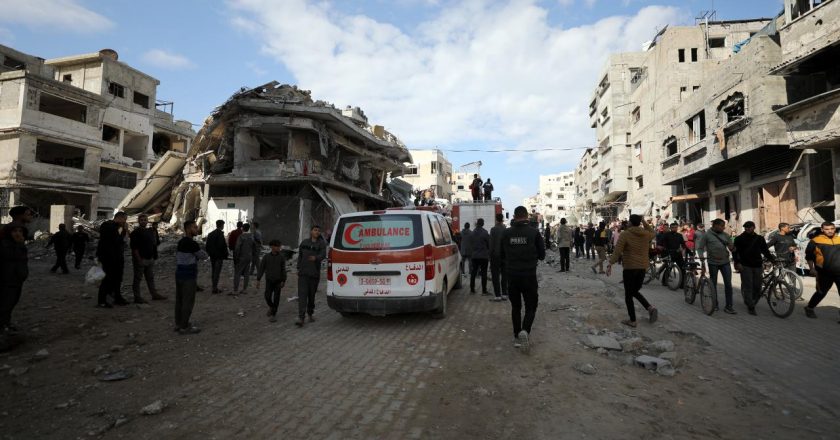 İsrail’in Gazze’nin batısında bir evi bombalaması sonucu 3 Filistinli hayatını kaybetti