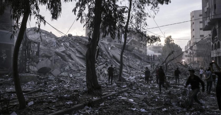 Katil İsrail’in Gazze’ye saldırıları devam ediyor: 8 ölü