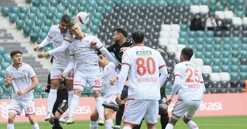 Son Dakika Spor Haberleri | Sivassport egemenliği yendi! Murat Paluli Kocaelisport maçında oynadı