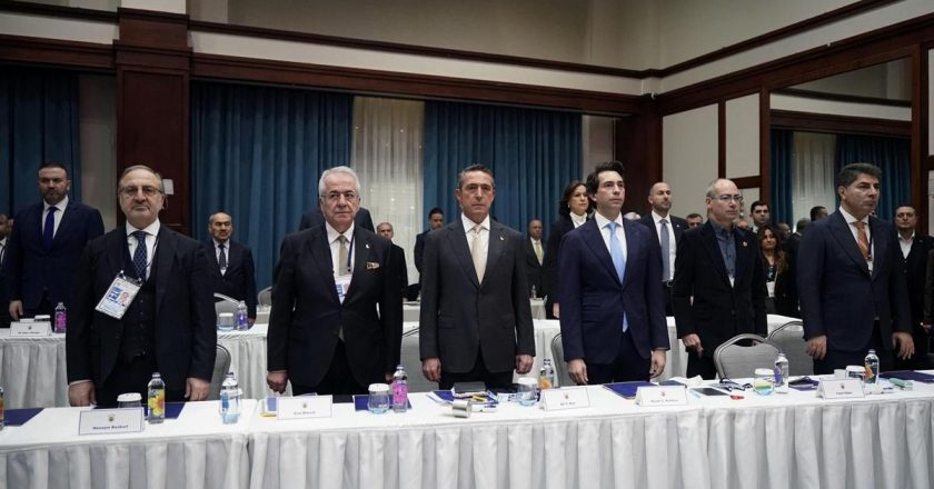 Fenerbahce Sıradan Yüksek Konsey başladı!