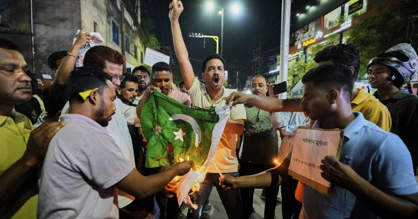 Keşmir saldırısında 26 kişi öldü: Hint medyası Pakistan’ı suçladı