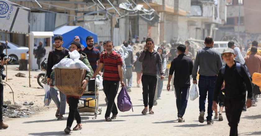 İsrail soykırımı Filistinlileri “tahliye emri” için Gazze’nin orta kısmına göç etmeye zorluyor