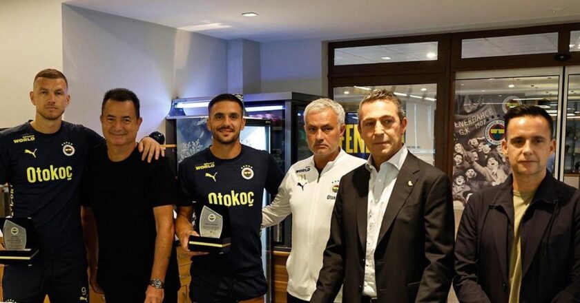Son Dakika Spor Haberi | Ali Koç, Edin Dzeko ve Dusan Tadice plaket verdi