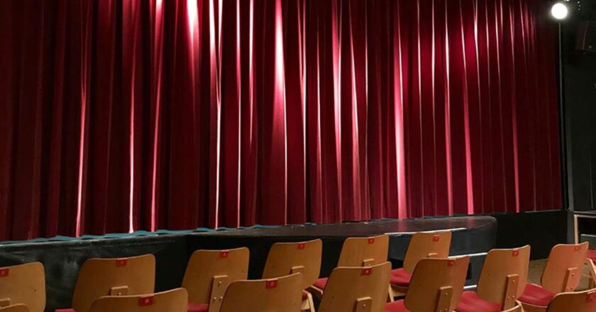 CHP’den tiyatro biletlerine yapılan zamma tepki: ‘Tiyatroya erişim bir ayrıcalık değil, temel bir haktır’ – Son Dakika Siyaset Haberleri