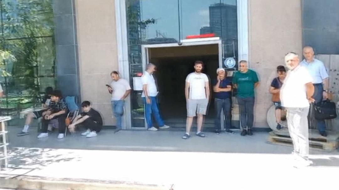 Pozisyon: Bahçelievler! İşçileri iznine koyan kardeşler fabrikayı boşalttı ve kayboldu ... 