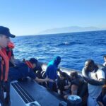 İzmir açıklarında 107 düzensiz göçmen yakalandı