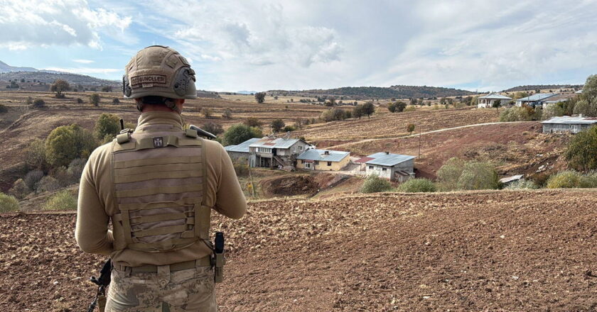 Jandarmanın ‘teslim ol’ çağrısına ateşle karşılık veren şüpheli hayatını kaybetti – Son Dakika Türkiye Haberleri